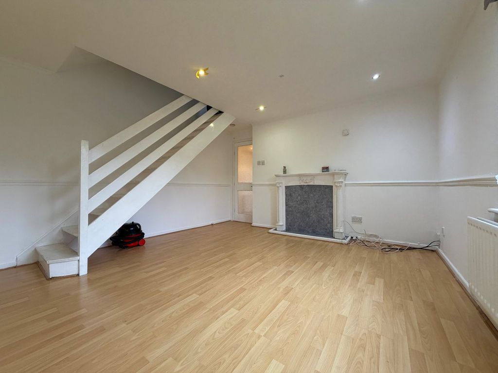 Property photo 3 of 10 Living Room
