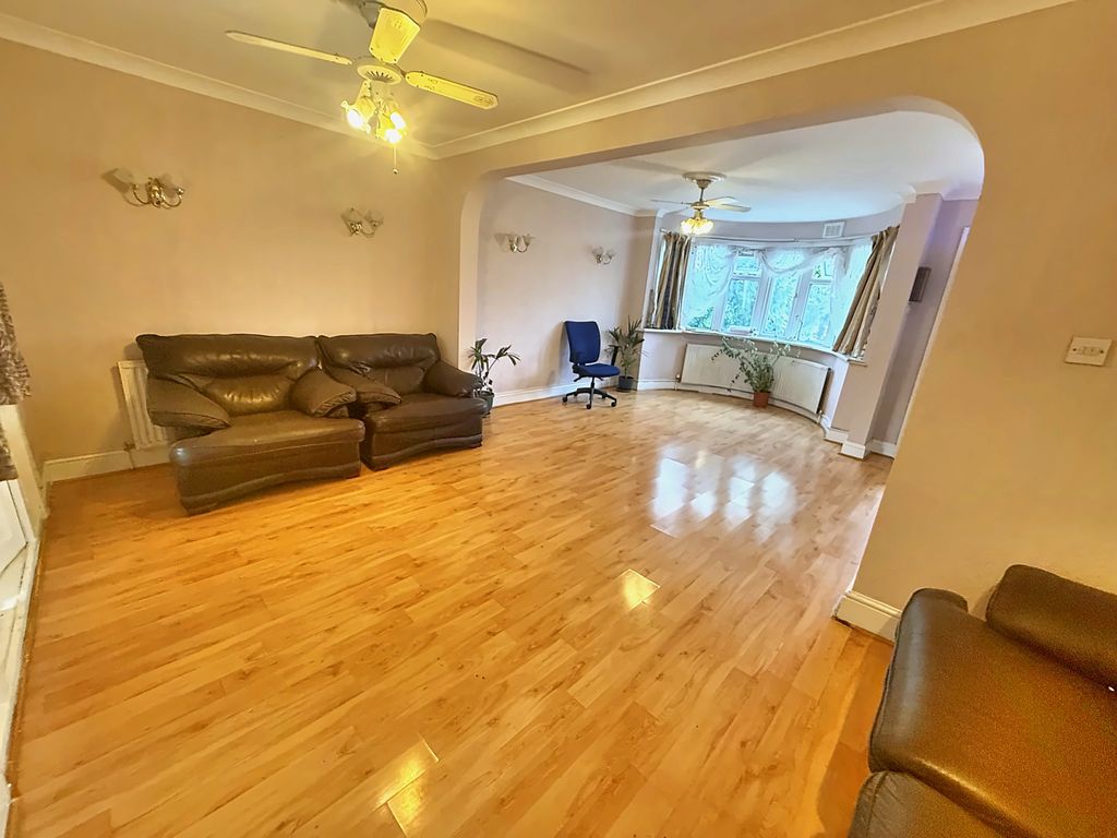 Property photo 3 of 13 Gallery
