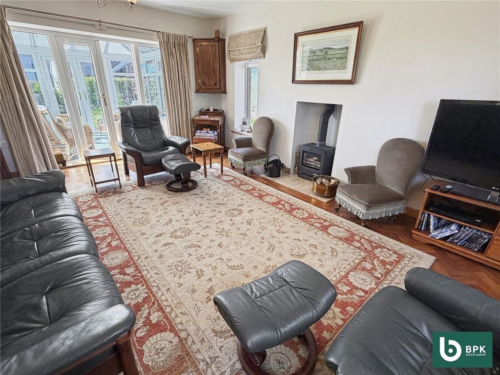 Property photo 3 of 39 Picture No. 18