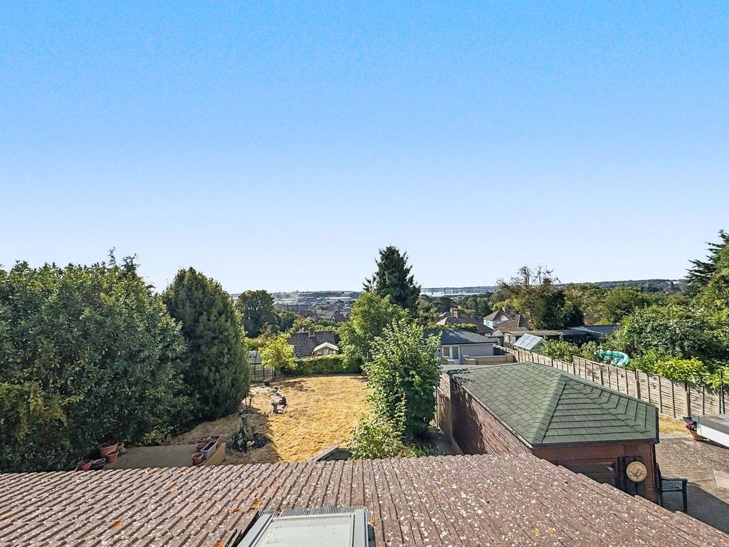 Property photo 2 of 30