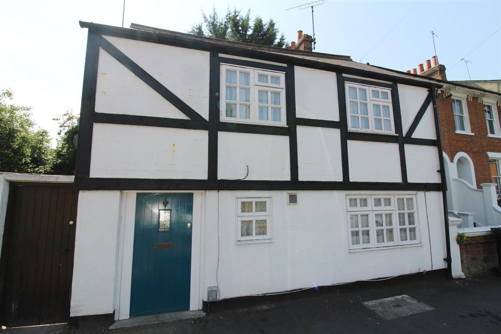 Property photo 1 of 7 Front