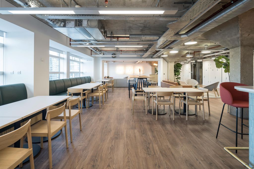 Property photo 1 of 16 7th Floor - Fitted & Furnished