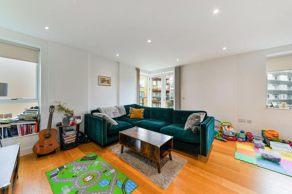 Property photo 2 of 13