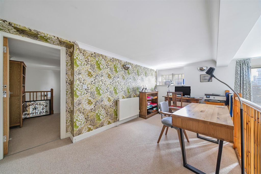 Property photo 3 of 16 Mezzanine / Study Area