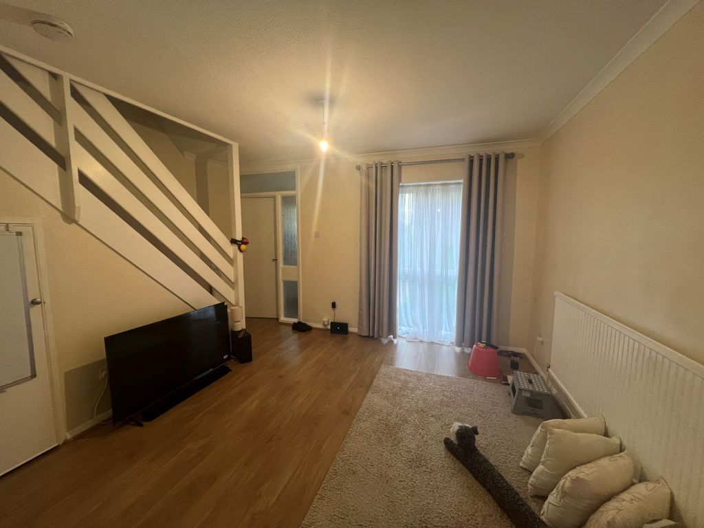 Property photo 3 of 8 Living Room..