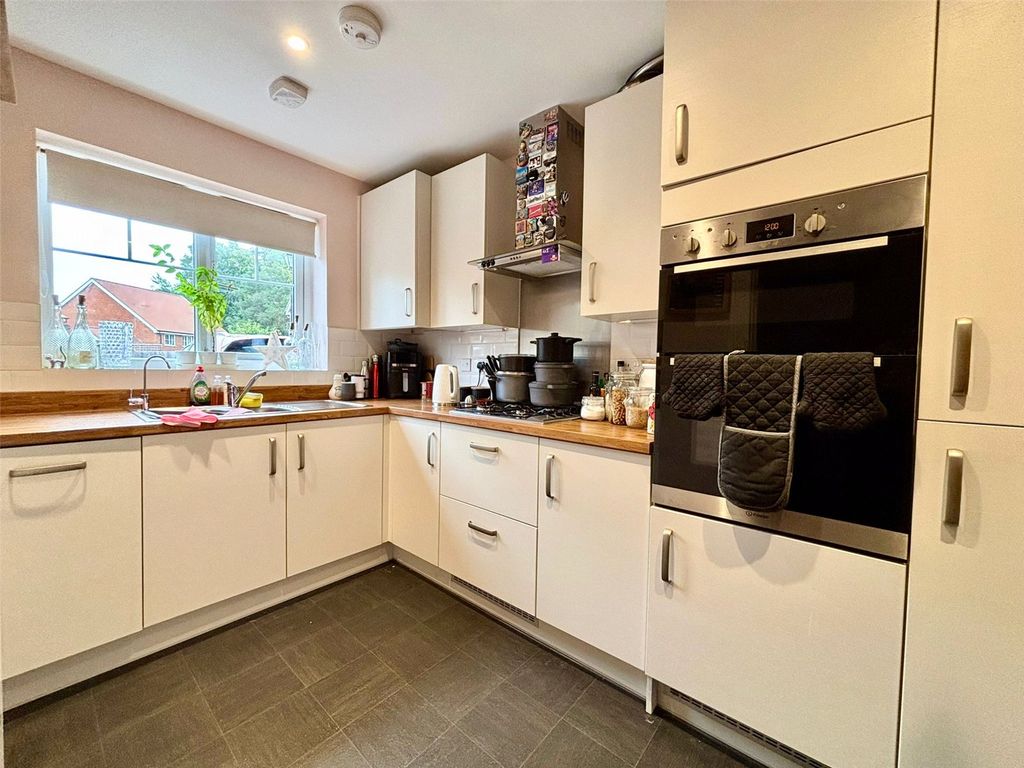 Property photo 3 of 22 Picture No. 32