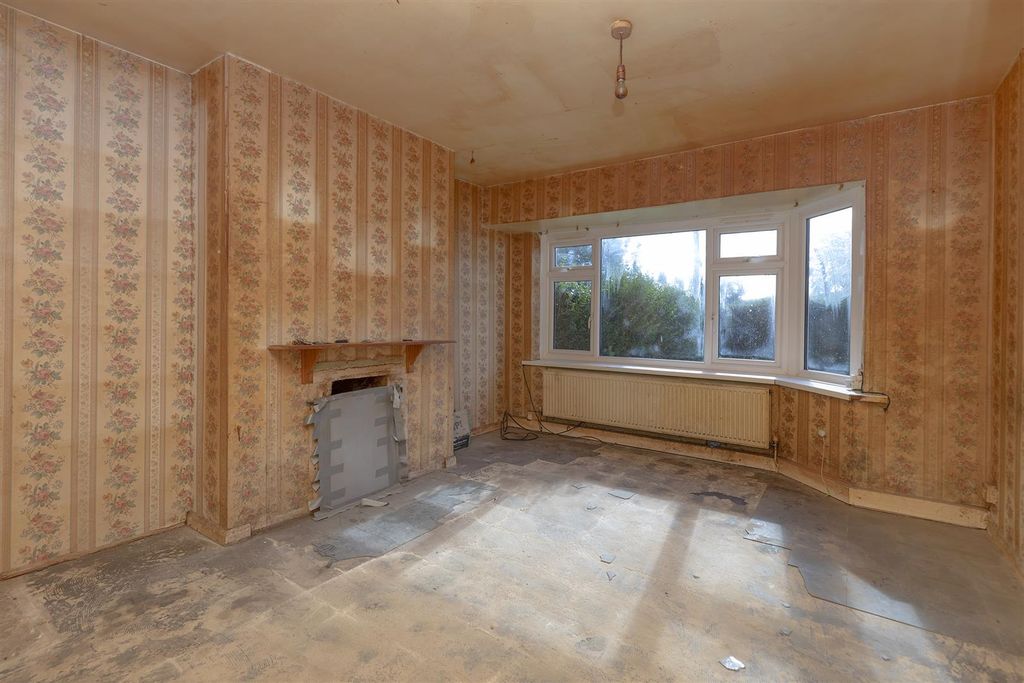 Property photo 2 of 15 Living Room