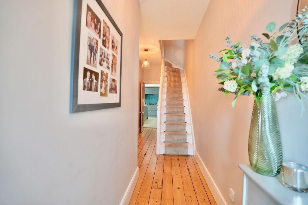 Property photo 2 of 27