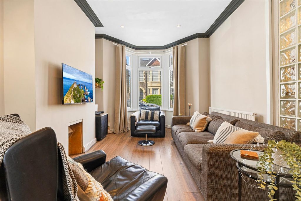 Property photo 3 of 54 Moorland-Road-18.Jpg