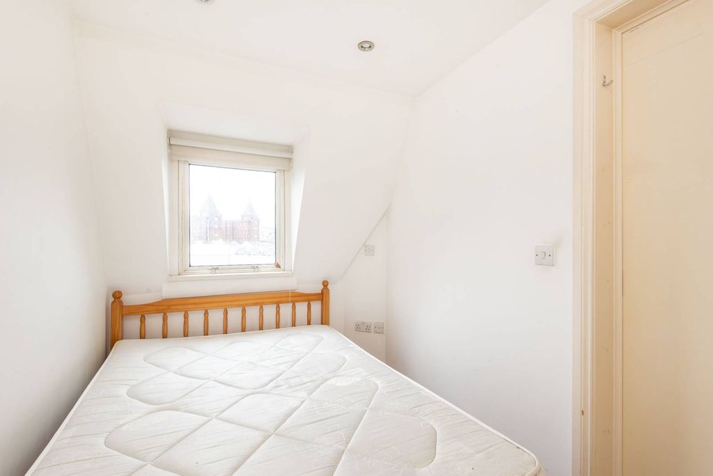 Property photo 1 of 4