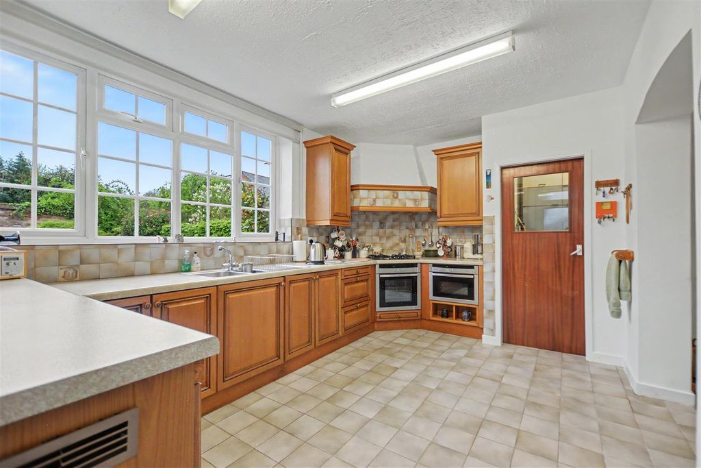 Property photo 2 of 30 Kitchen Diner_1.Jpeg
