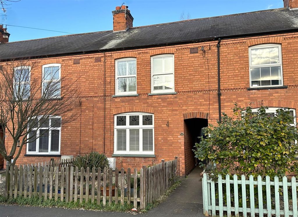 Property photo 1 of 19 Front Aspect 431