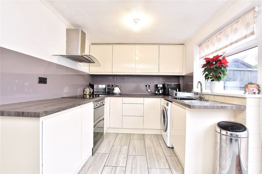 Property photo 3 of 14 Picture 3