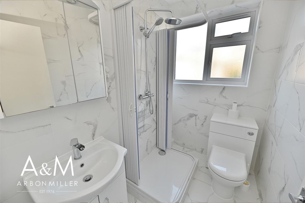 Property photo 2 of 7 4.Jpg