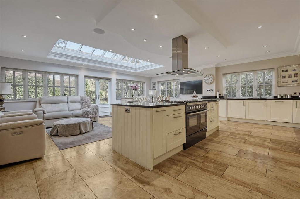 Property photo 3 of 35 Img_1100_24 Copy 2.Jpg