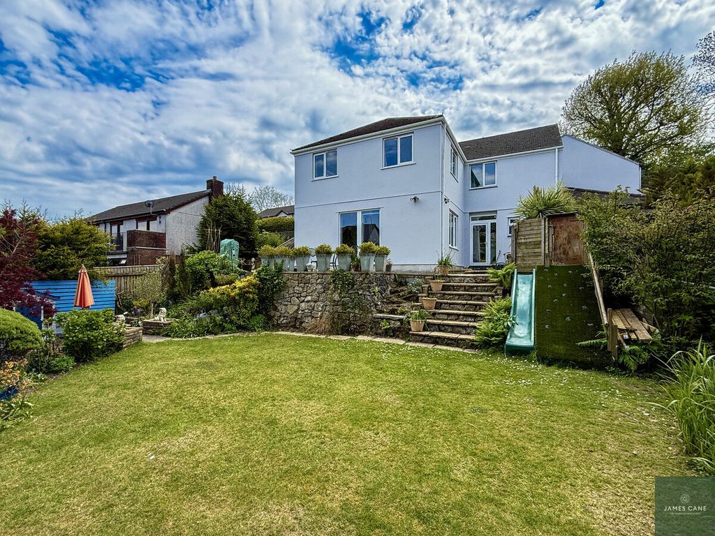 Property photo 1 of 27