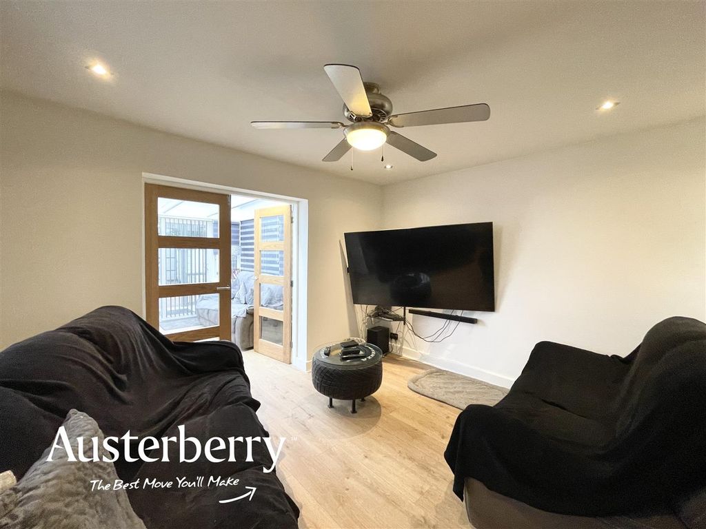 Property photo 2 of 18 Img_4974.Jpg