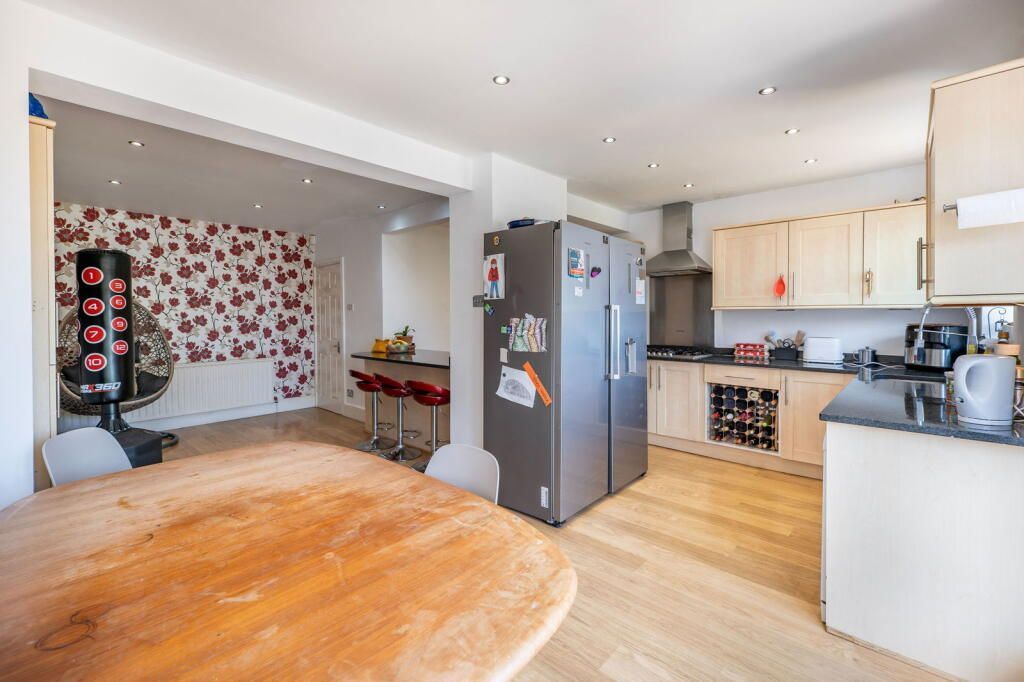 Property photo 2 of 3