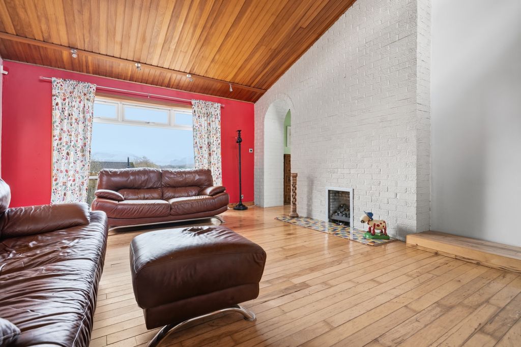 Property photo 2 of 29