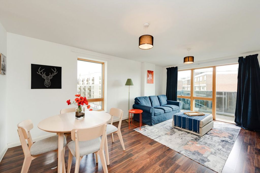 Property photo 3 of 6