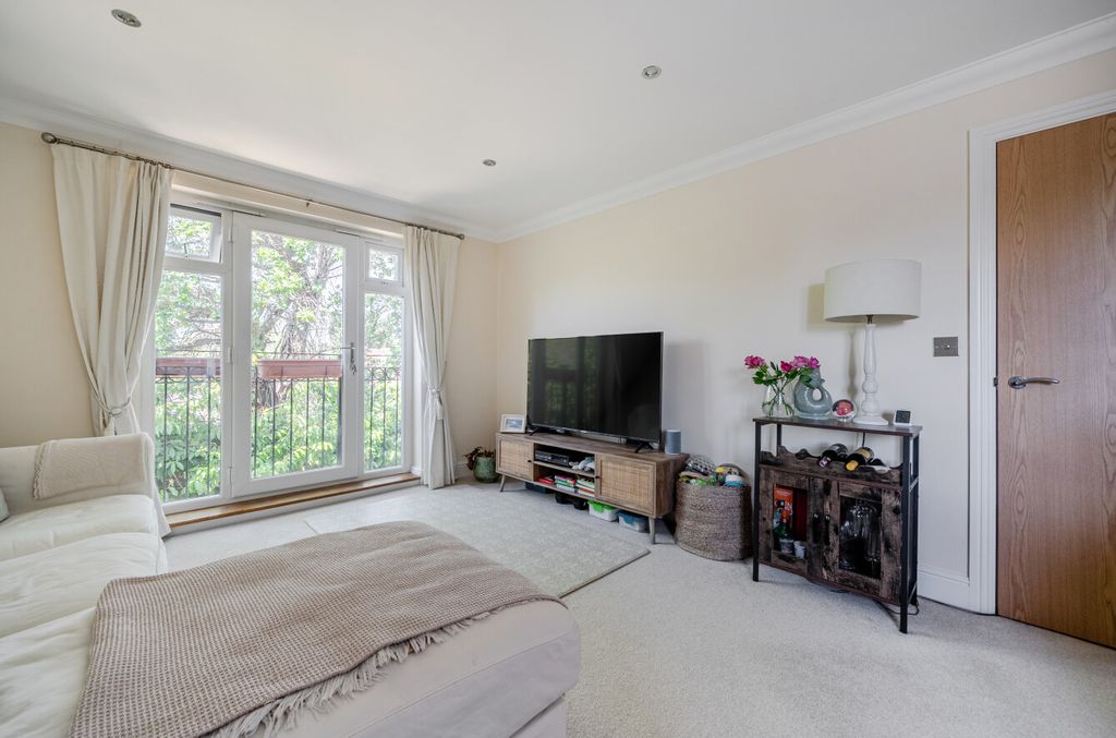 Property photo 2 of 19 1480271-22-6A4662...