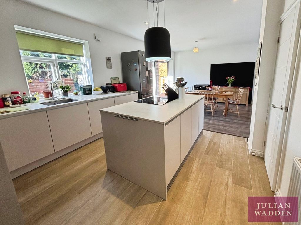 Property photo 3 of 21 Picture 3