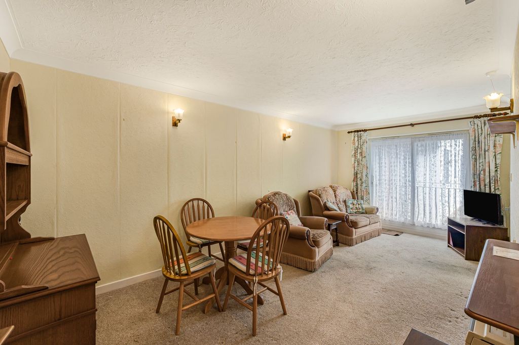 Property photo 3 of 19