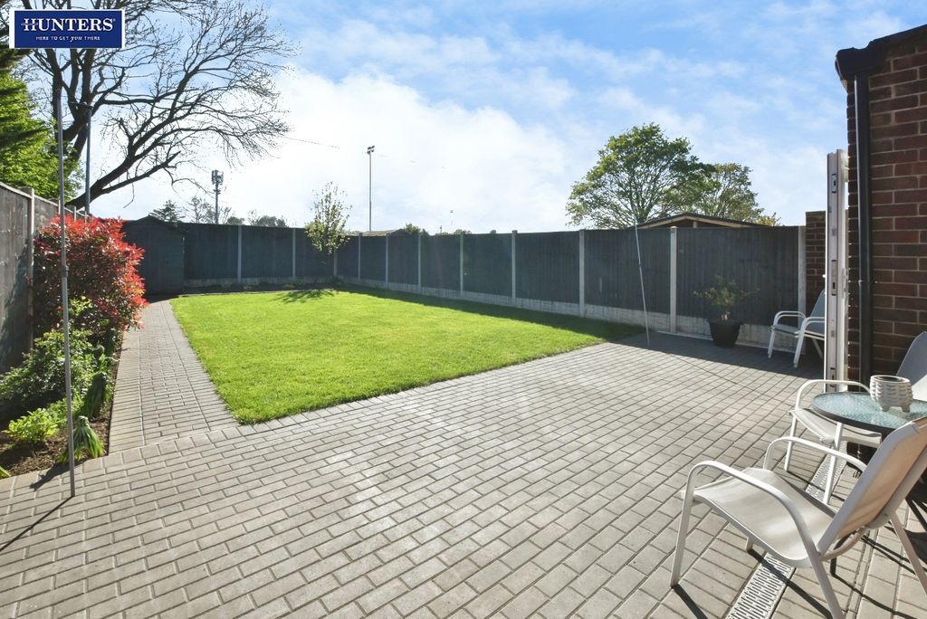 Property photo 2 of 21