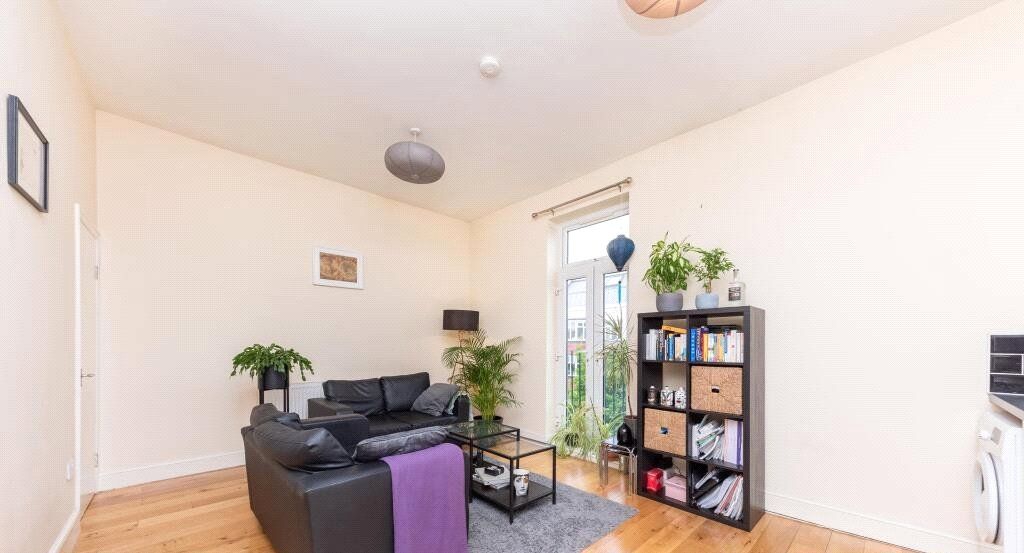 Property photo 2 of 10 Picture No. 04