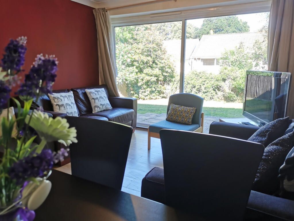 Property photo 3 of 15 Bright Lounge With Large Garden-View Windows...