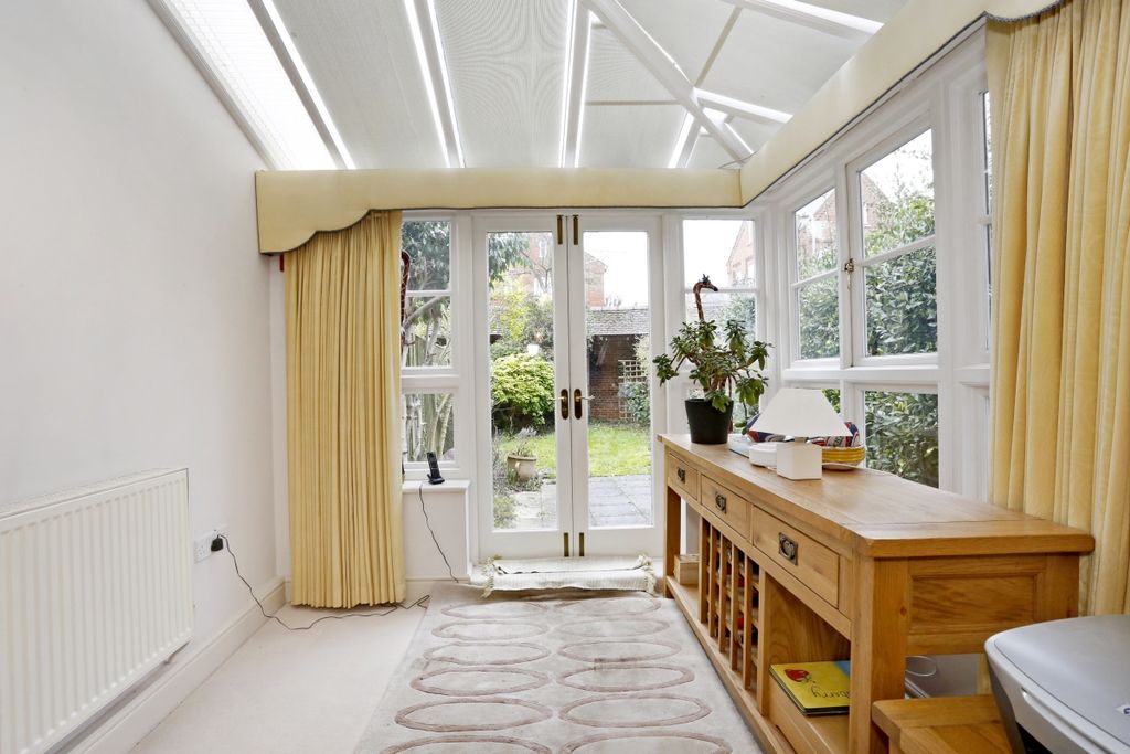 Property photo 3 of 7 Conservatory