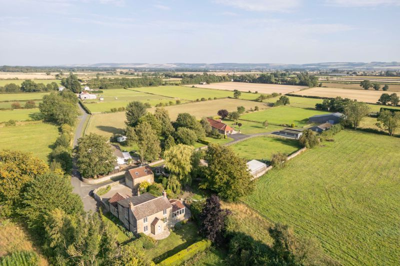 Property photo 2 of 33 Photo 1