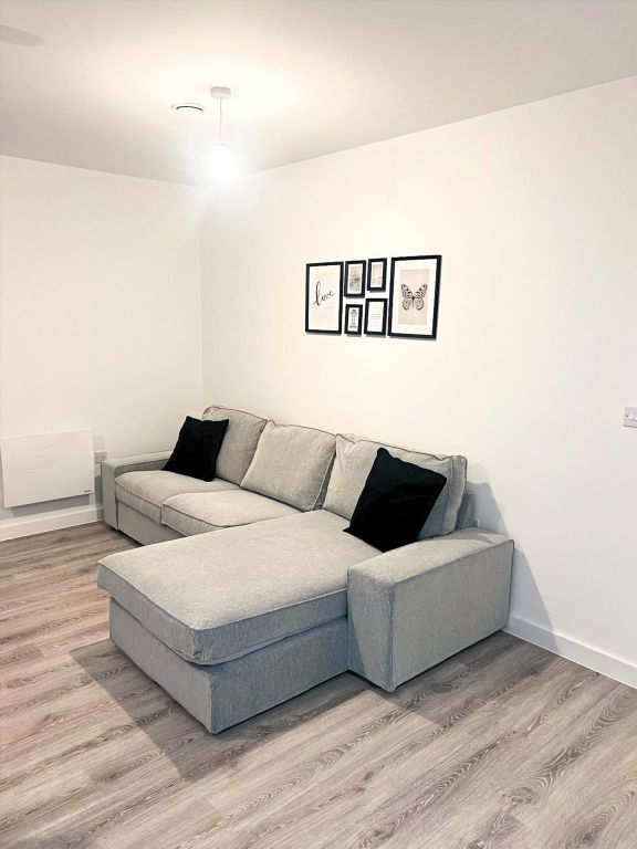 Property photo 2 of 9