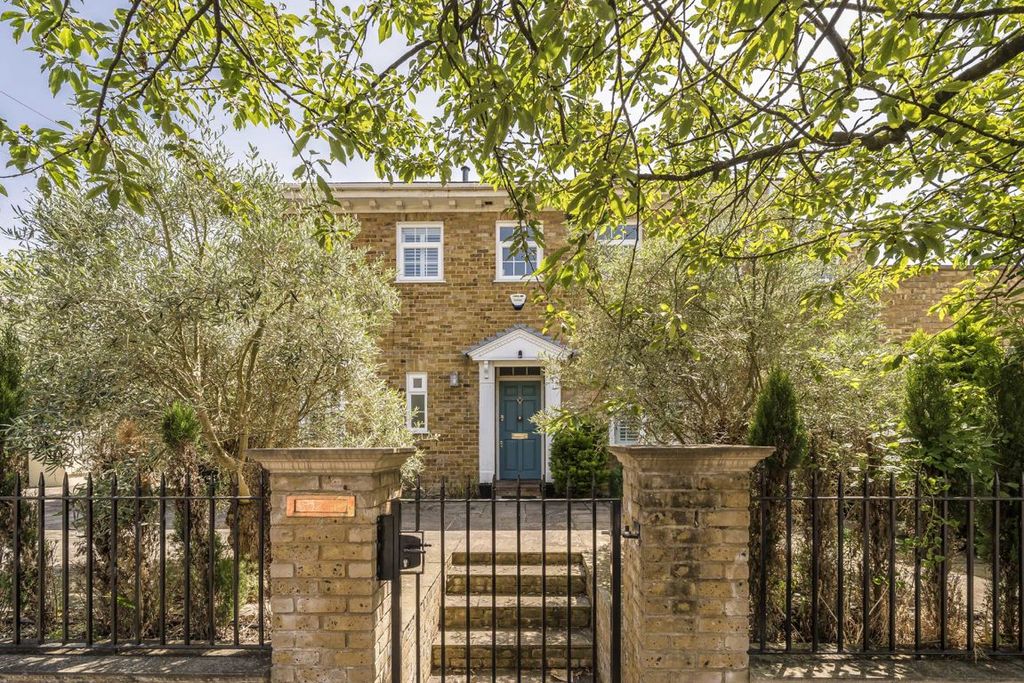 Property photo 1 of 10