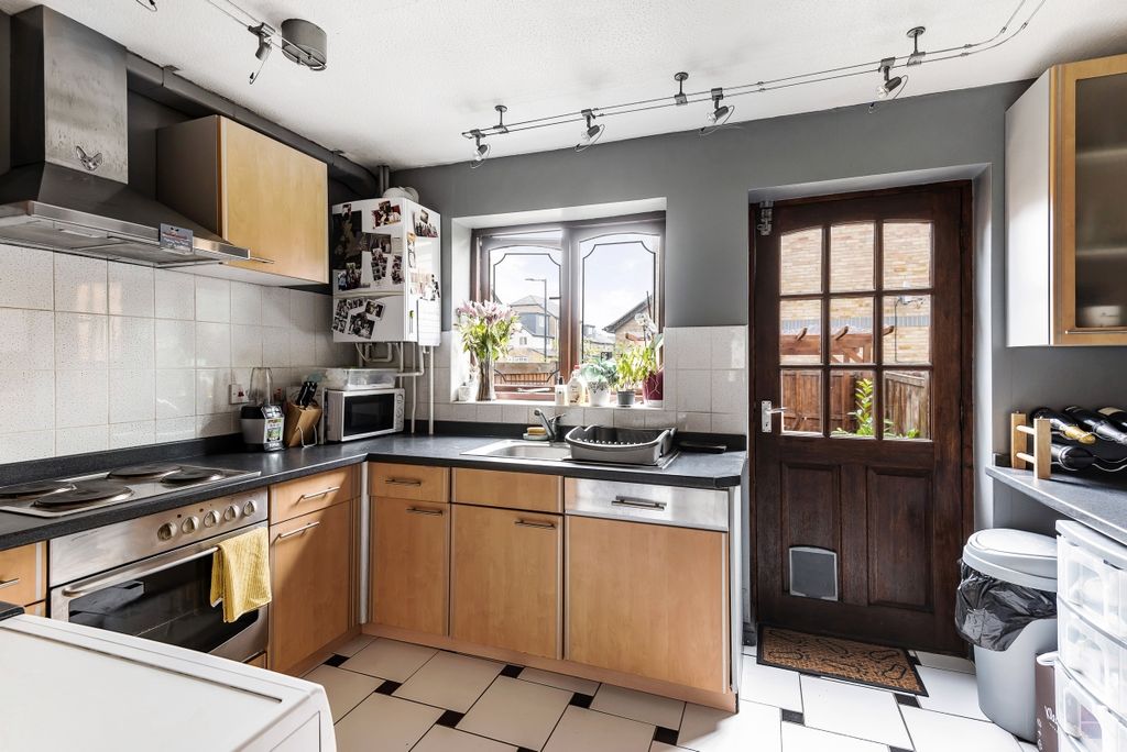 Property photo 2 of 7 751357 (2)