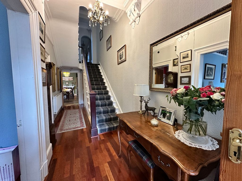 Property photo 3 of 27 Hall
