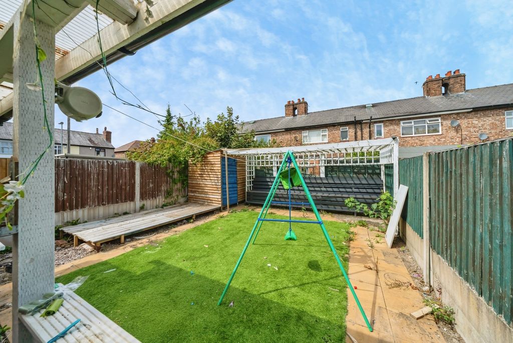 Property photo 3 of 17 Garden