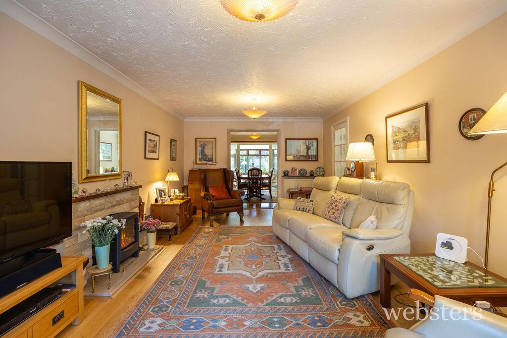 Property photo 2 of 23