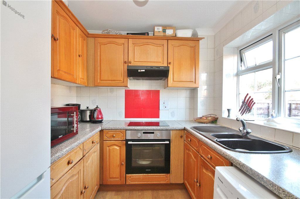 Property photo 3 of 9 Kitchen