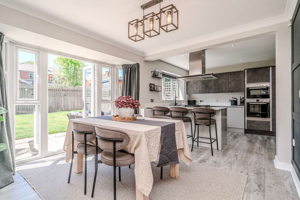 Property photo 3 of 51