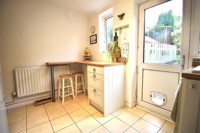 Property photo 3 of 14 Kitchen