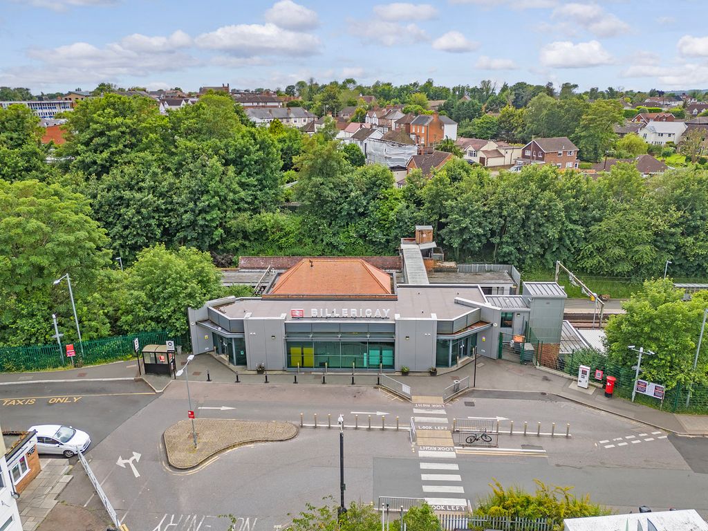 Property photo 2 of 13 Picture No. 24