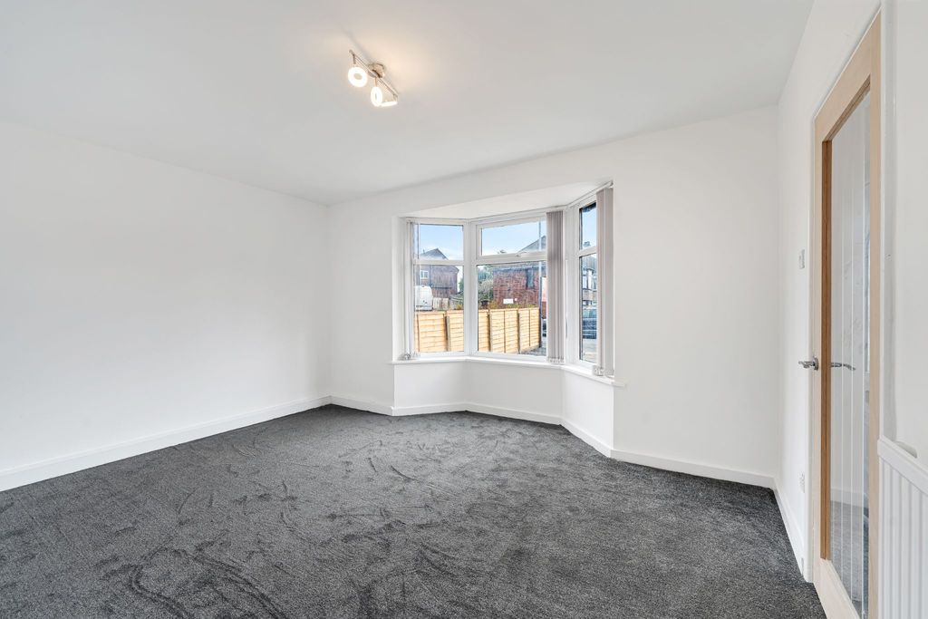 Property photo 3 of 38 Photograph 16