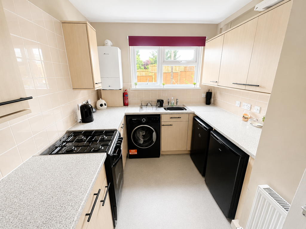 Property photo 3 of 6 Kitchen