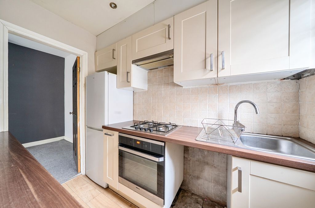 Property photo 3 of 19 1397759-11-6970B9...