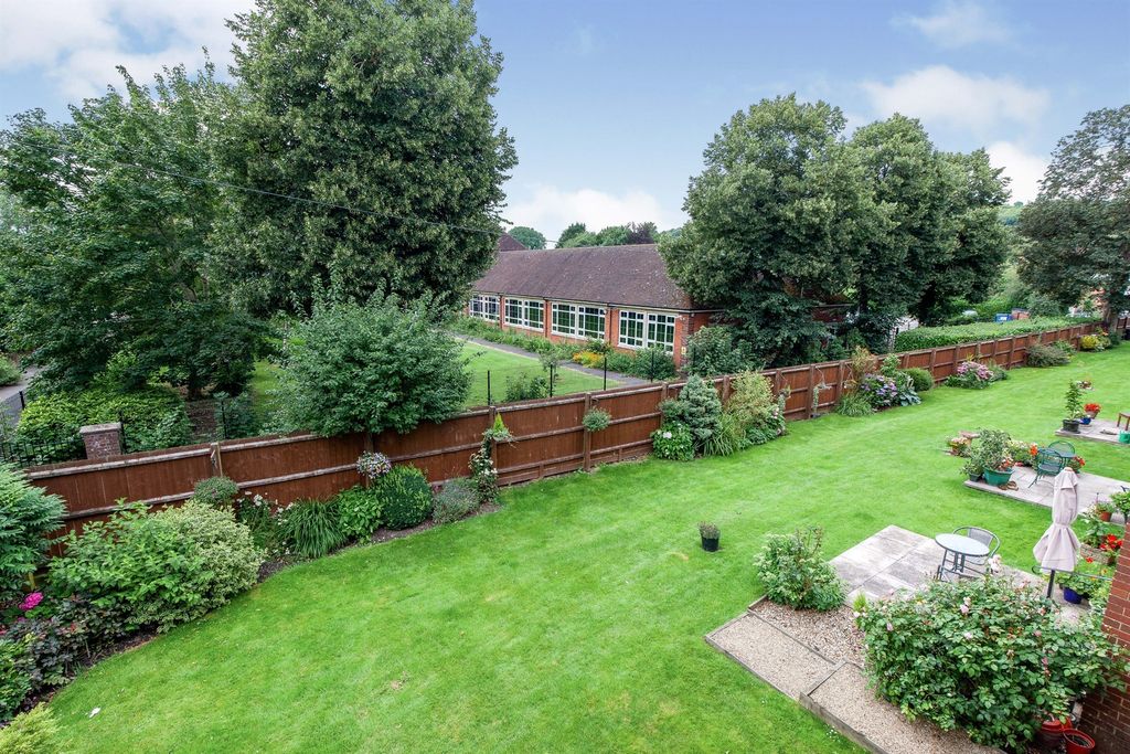 Property photo 3 of 10