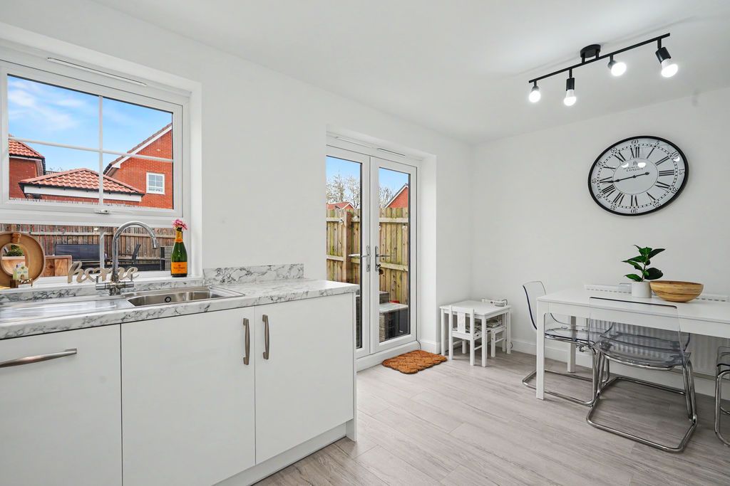 Property photo 3 of 23 Photo 12