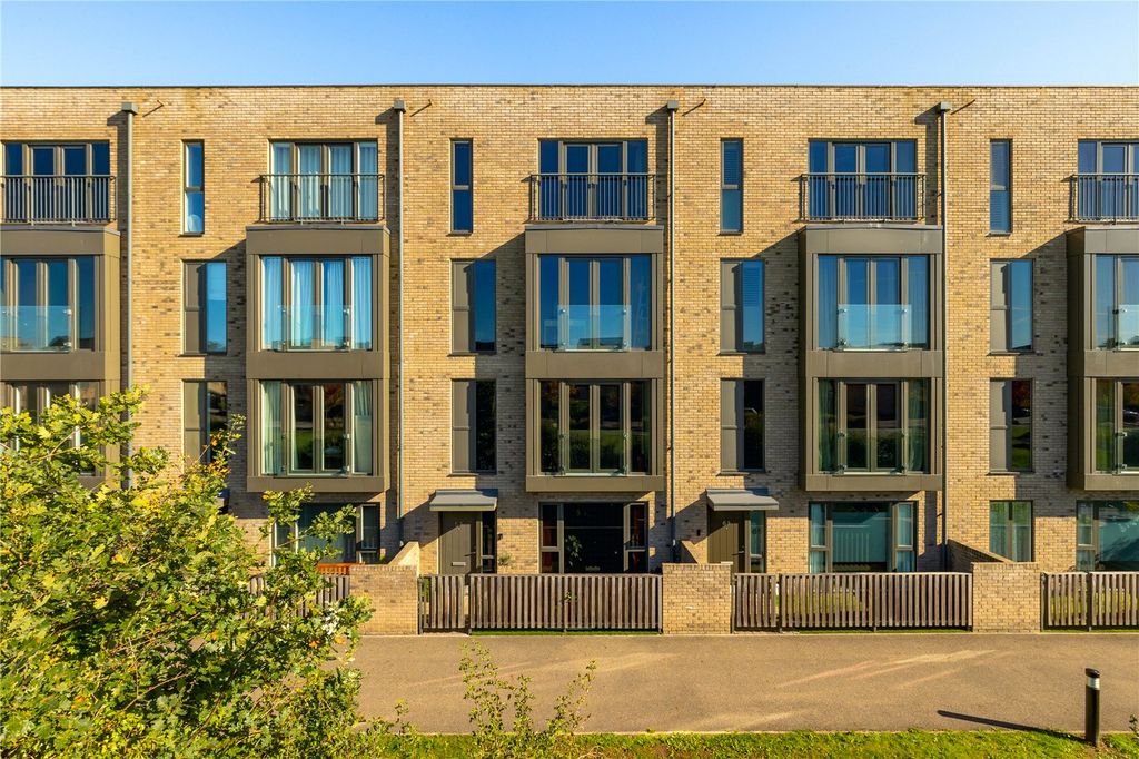 Property photo 1 of 14 Front