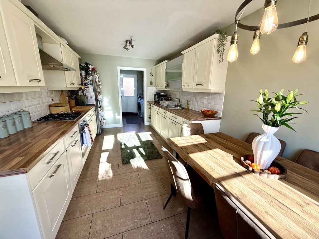 Property photo 3 of 16 Img_5577
