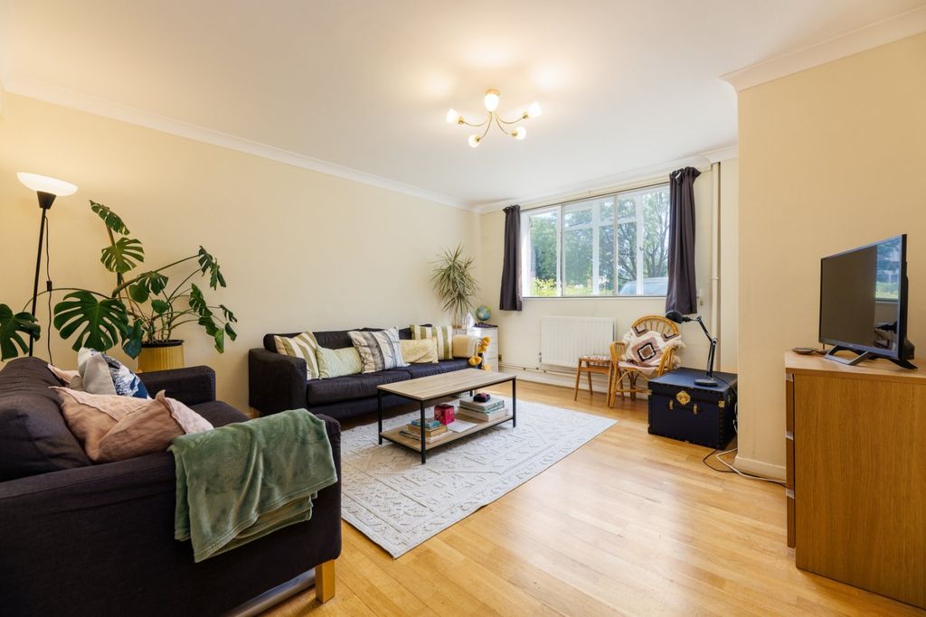Property photo 2 of 7